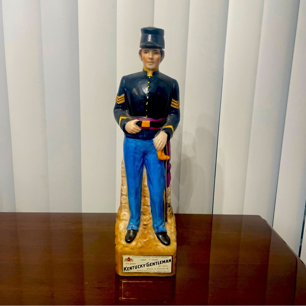 Kentucky Gentelman Union Soldier Whiskey Bottle Empty